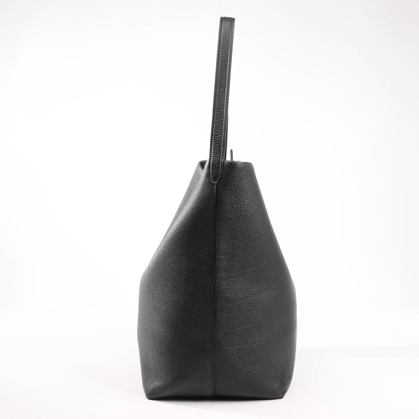 The Row Park Tote Medium Leather Shoulder bag in Black