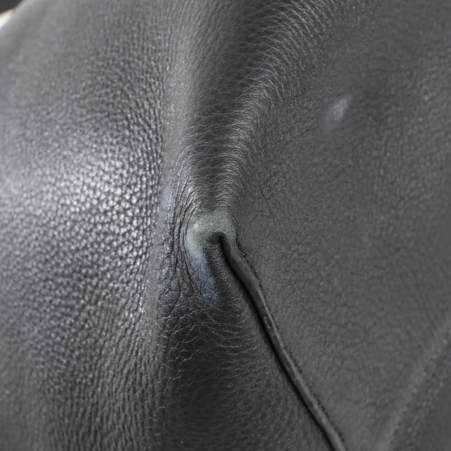 The Row Park Tote Medium Leather Shoulder bag in Black