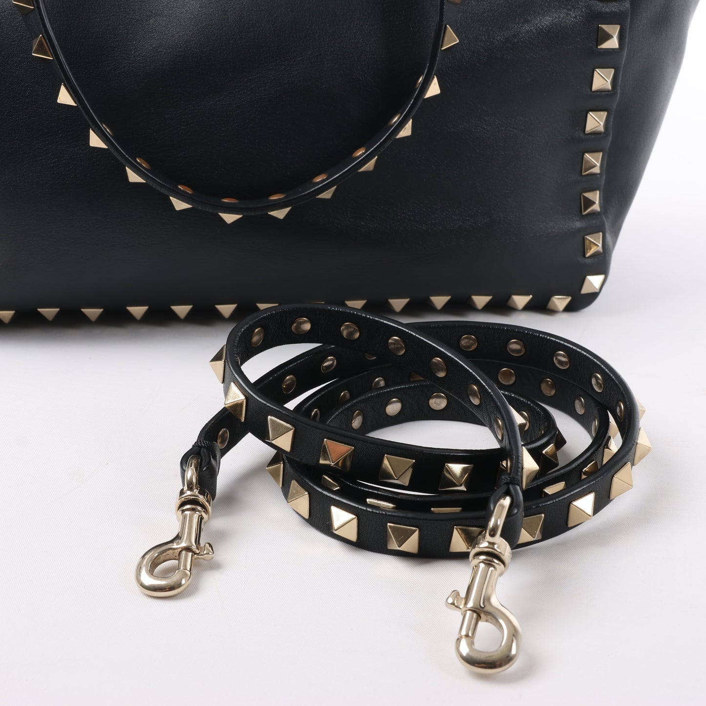 Sac à main Valentino Garavani Rockstud en cuir noir à double compartiment