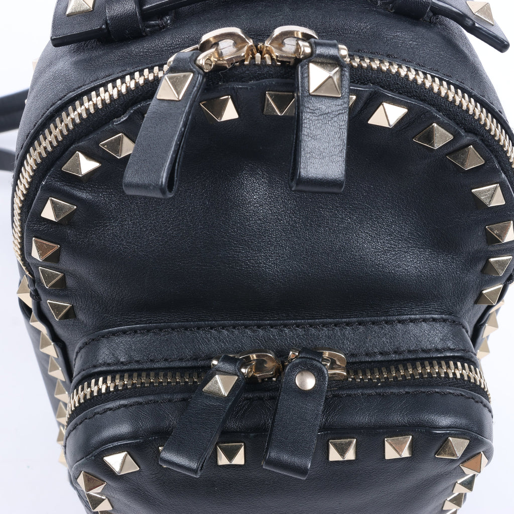 Valentino Garavani Rockstud Leather Backpack in Black