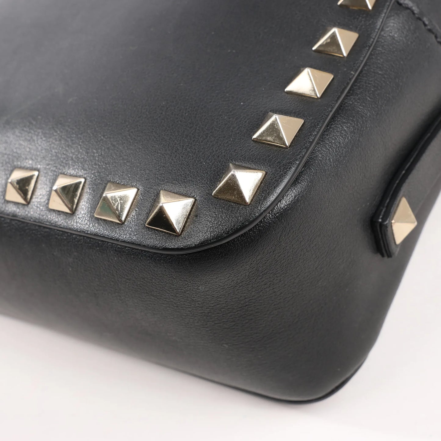 Valentino Garavani Rockstud Leather Crossbody Bag in Black