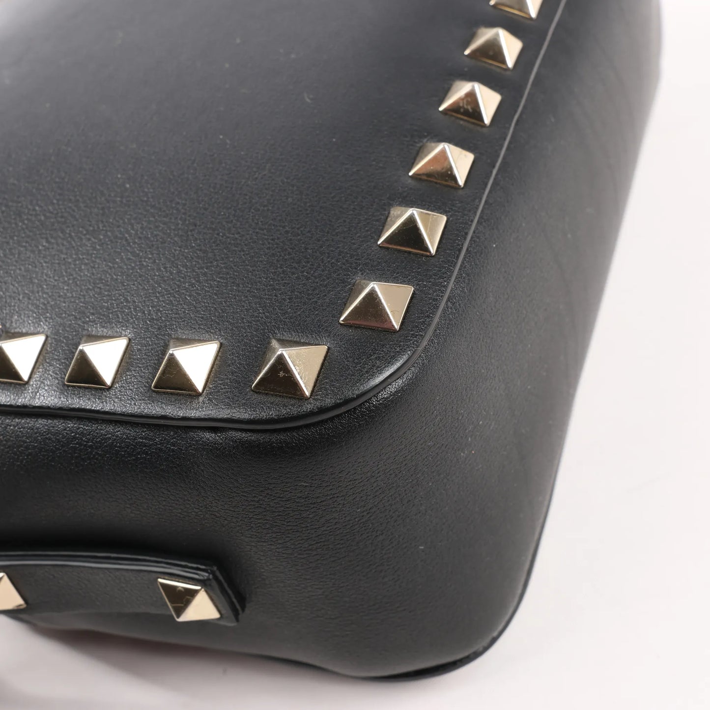 Valentino Garavani Rockstud Leather Crossbody Bag in Black
