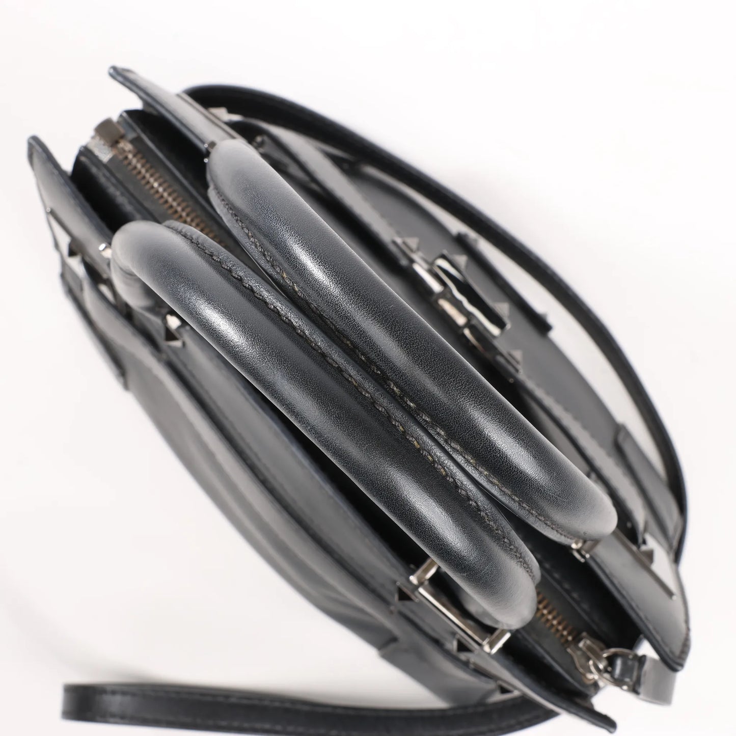 Valentino Garavani Rockstud Leather 2Way Handbag in Black