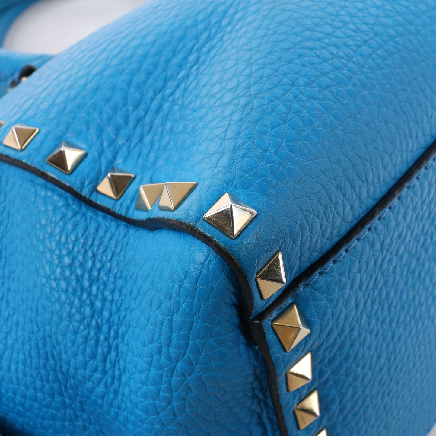 Valentino Garavani Rockstud Leather 2Way Handbag in Blue