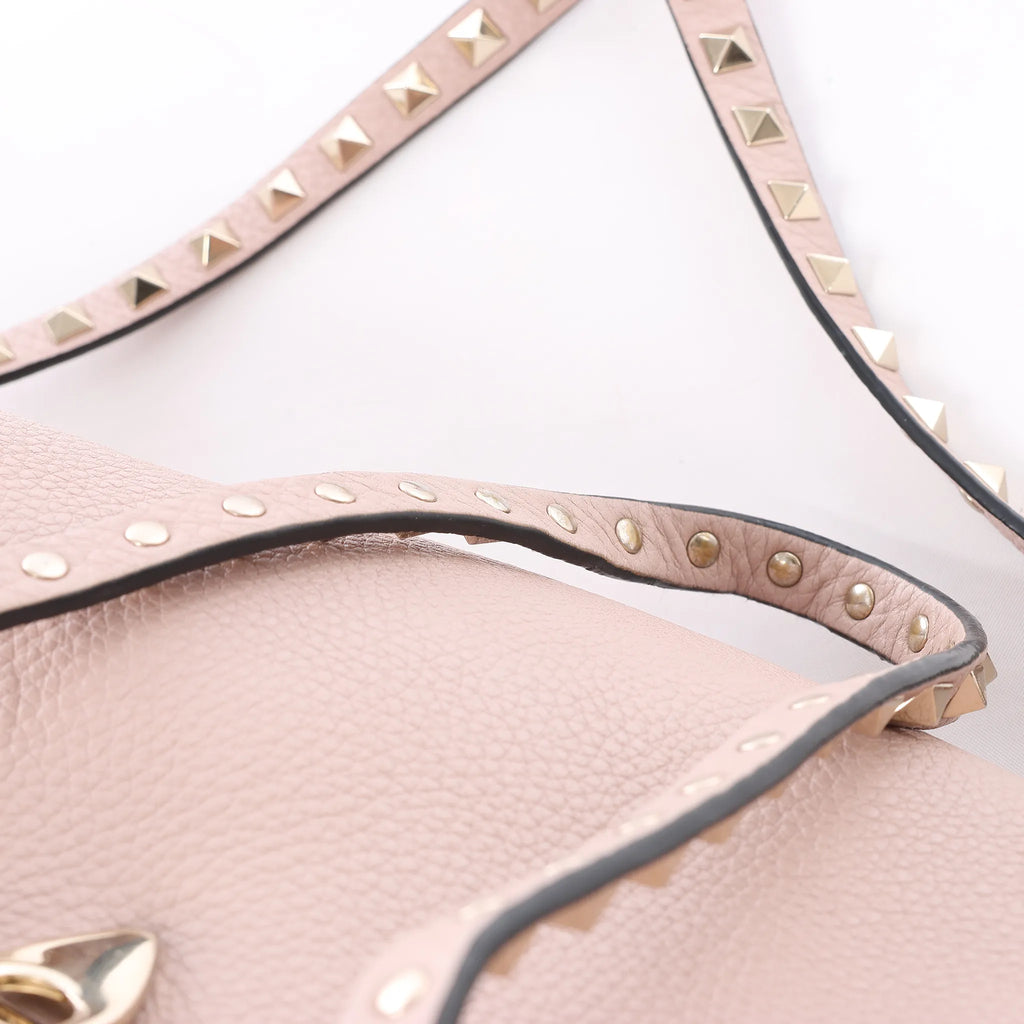 Valentino Garavani Rockstud Leather 2Way Handbag in Dusty Pink
