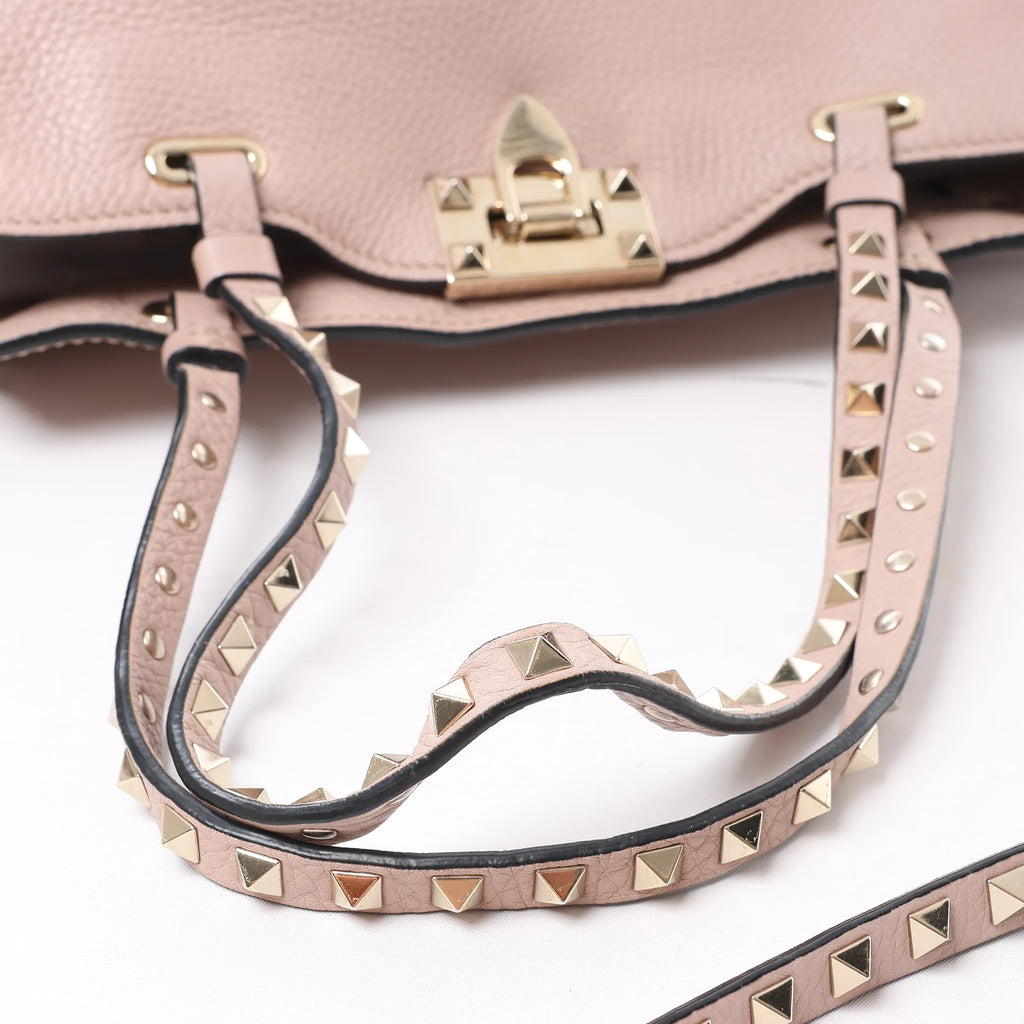 Valentino Garavani Rockstud Leather 2Way Handbag in Dusty Pink