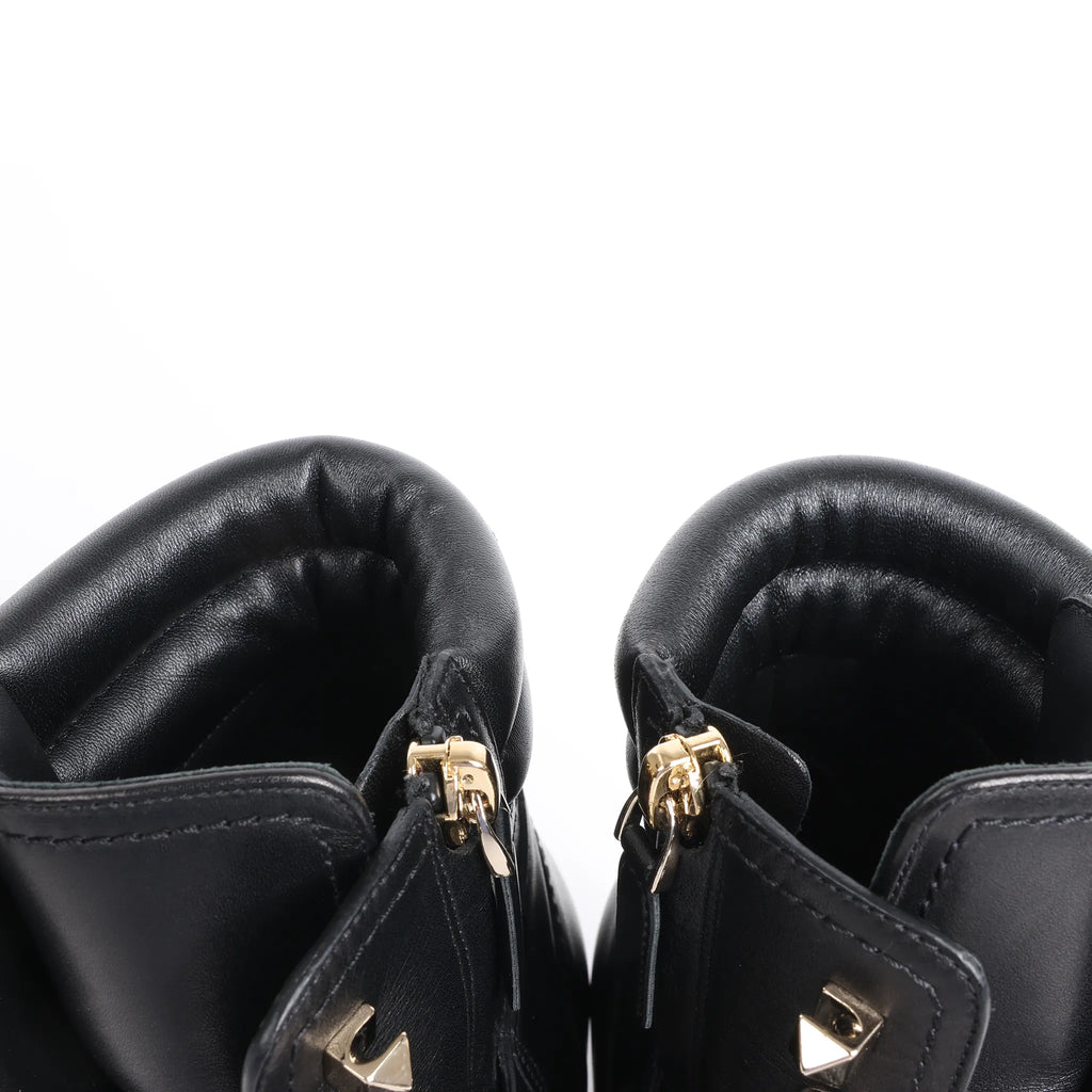 Valentino Garavani Rockstuds Leather Ankle Boots in Black, Size 37 EU