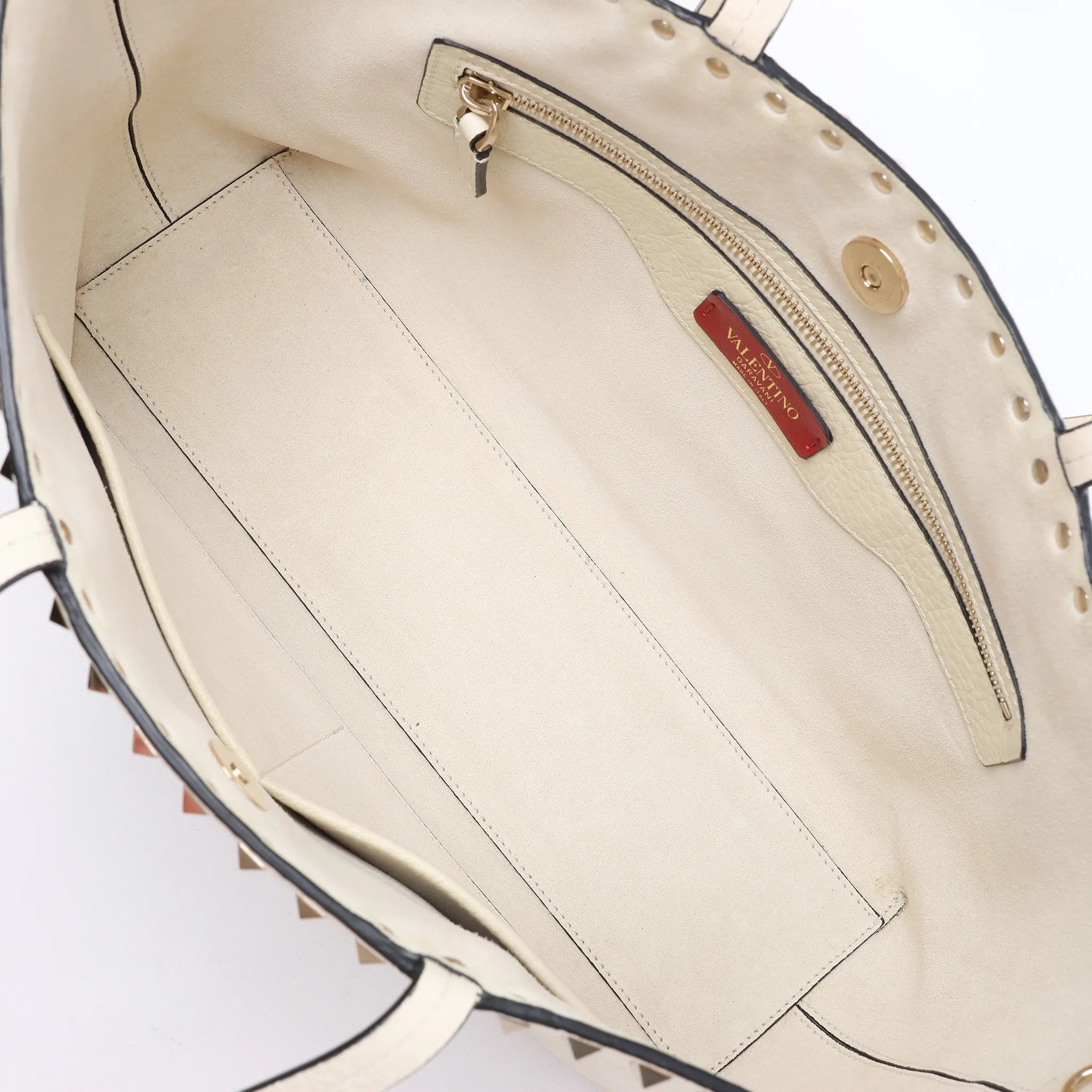 Valentino Garavani Rockstud Leather Shoulder Bag in Ecru
