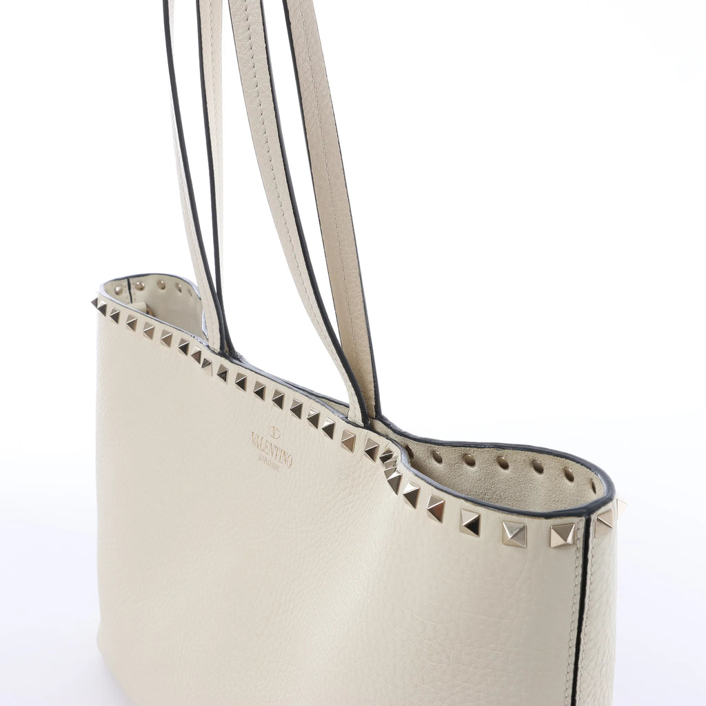 Valentino Garavani Rockstud Leather Shoulder Bag in Ecru