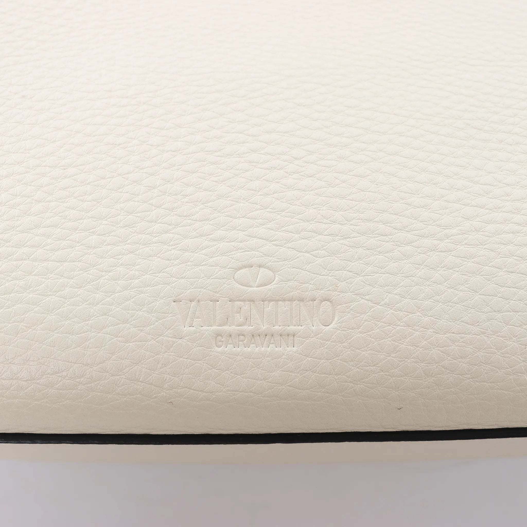 Valentino Garavani Rockstud Leather Shoulder Bag in Ecru