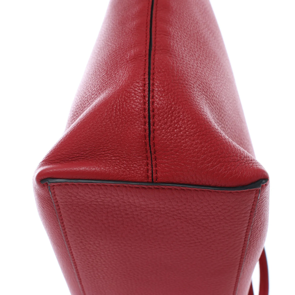 Valentino Garavani Rockstud Leather Shoulder Bag in Red