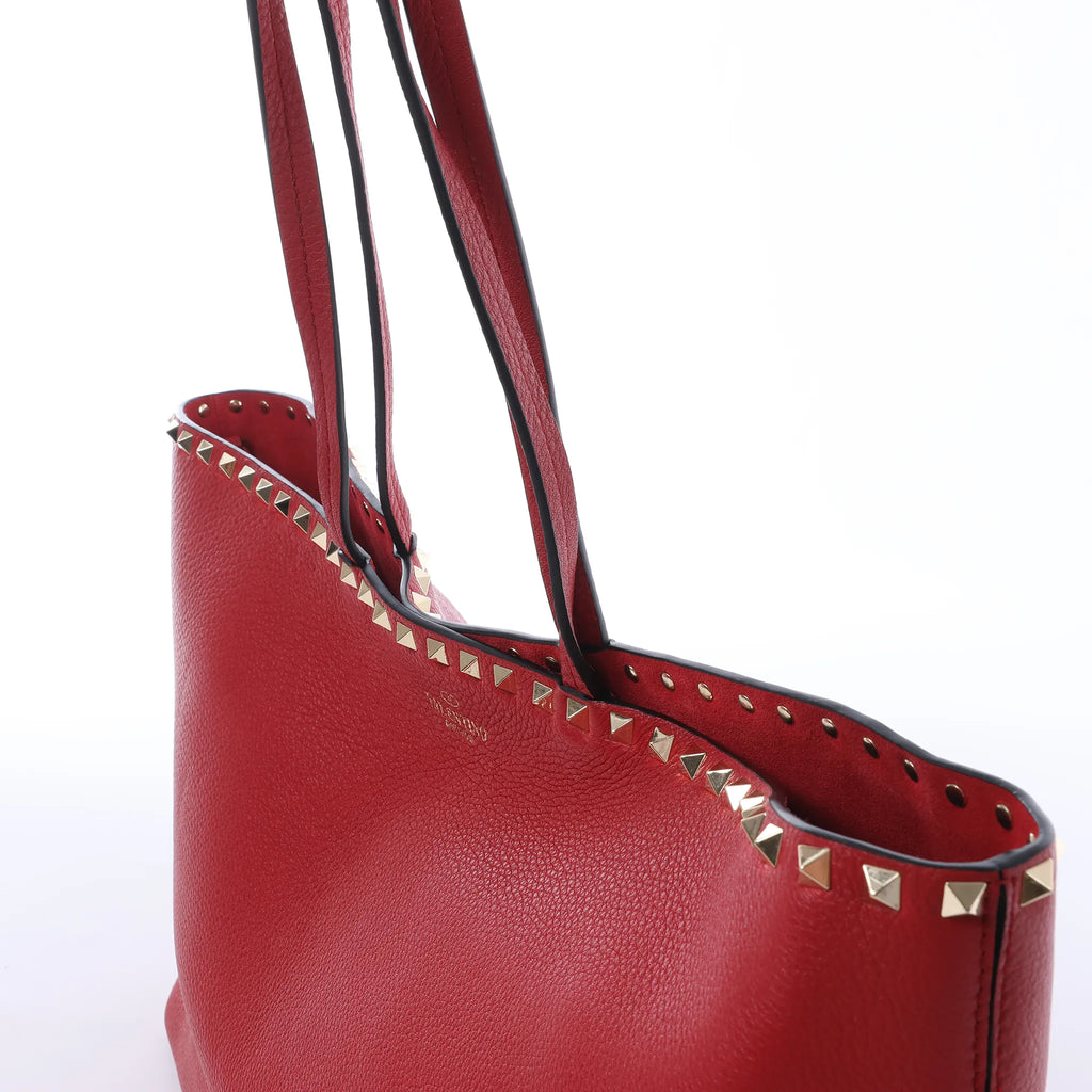 Valentino Garavani Rockstud Leather Shoulder Bag in Red