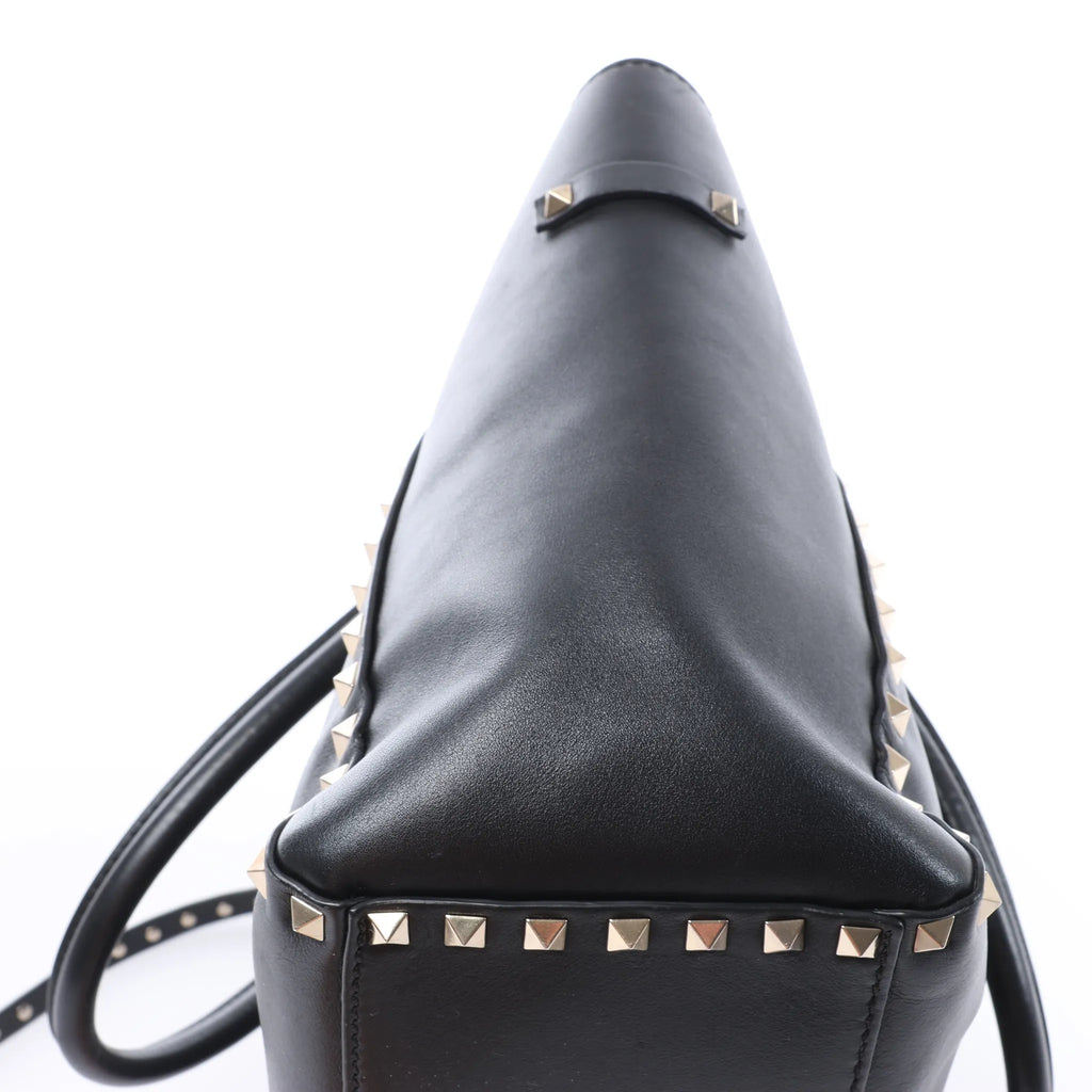 Valentino Garavani Rockstud Leather 2Way Handbag in Black