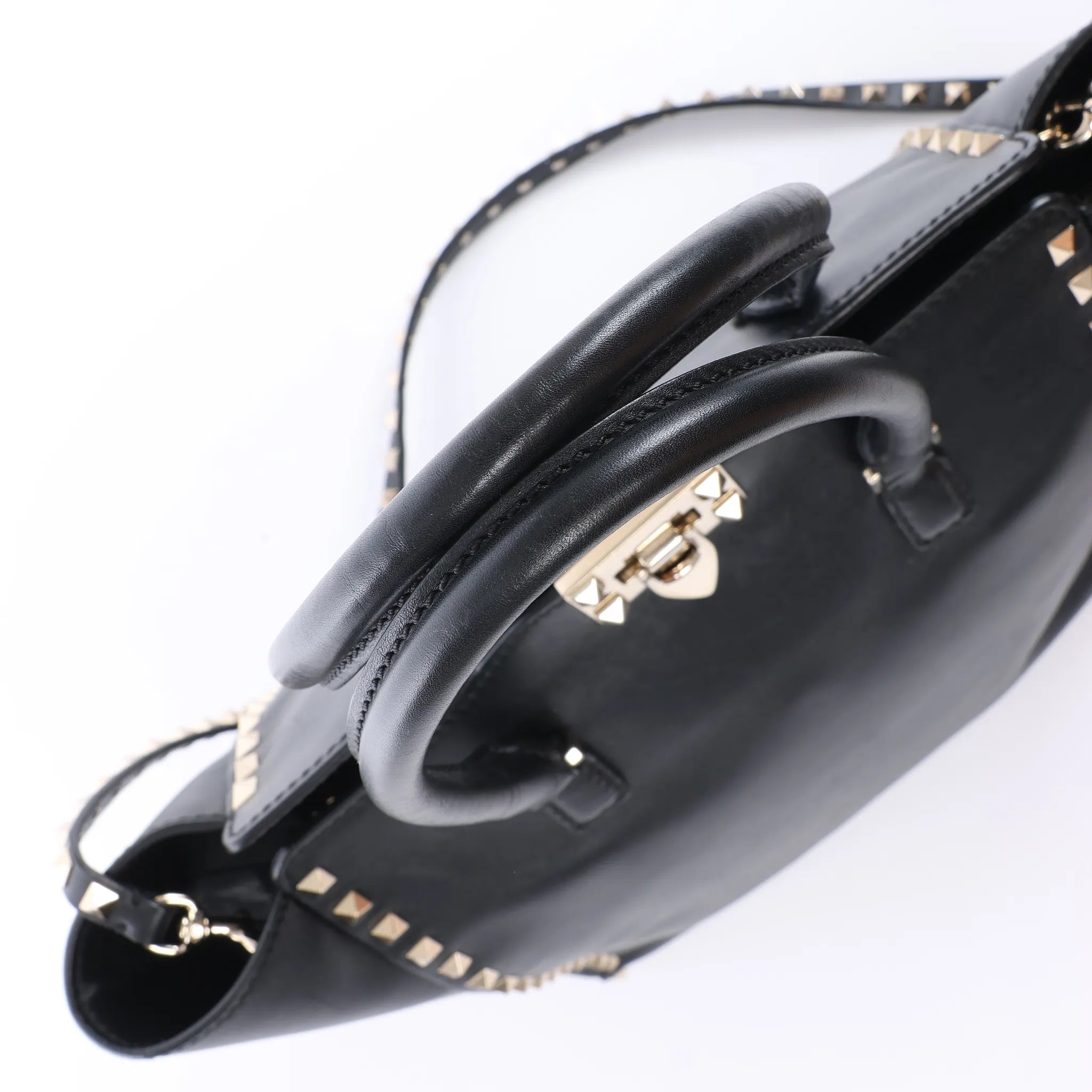 Valentino Garavani Rockstud Leather 2Way Handbag in Black