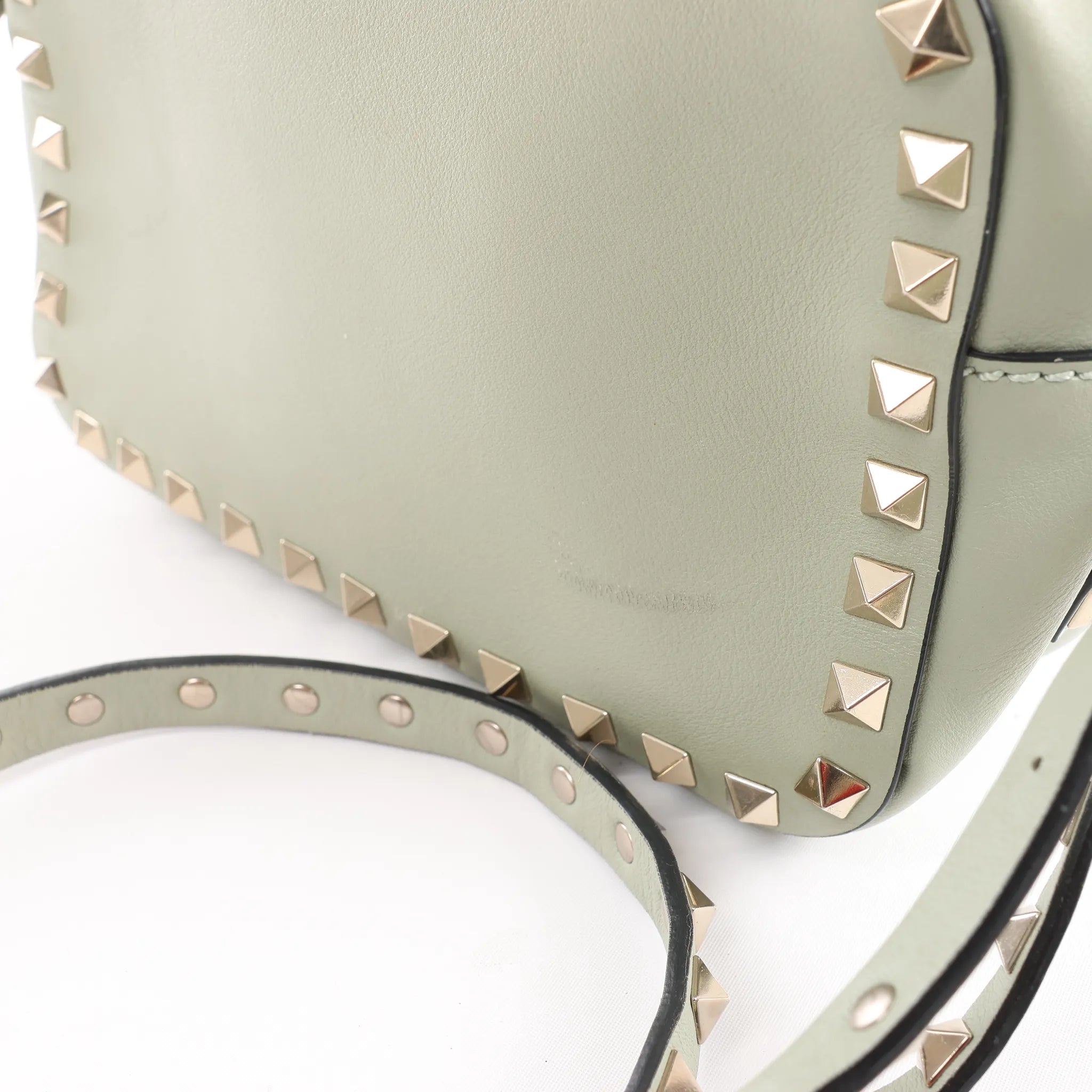 Valentino Garavani Rockstuds Leather Crossbody bag in Green