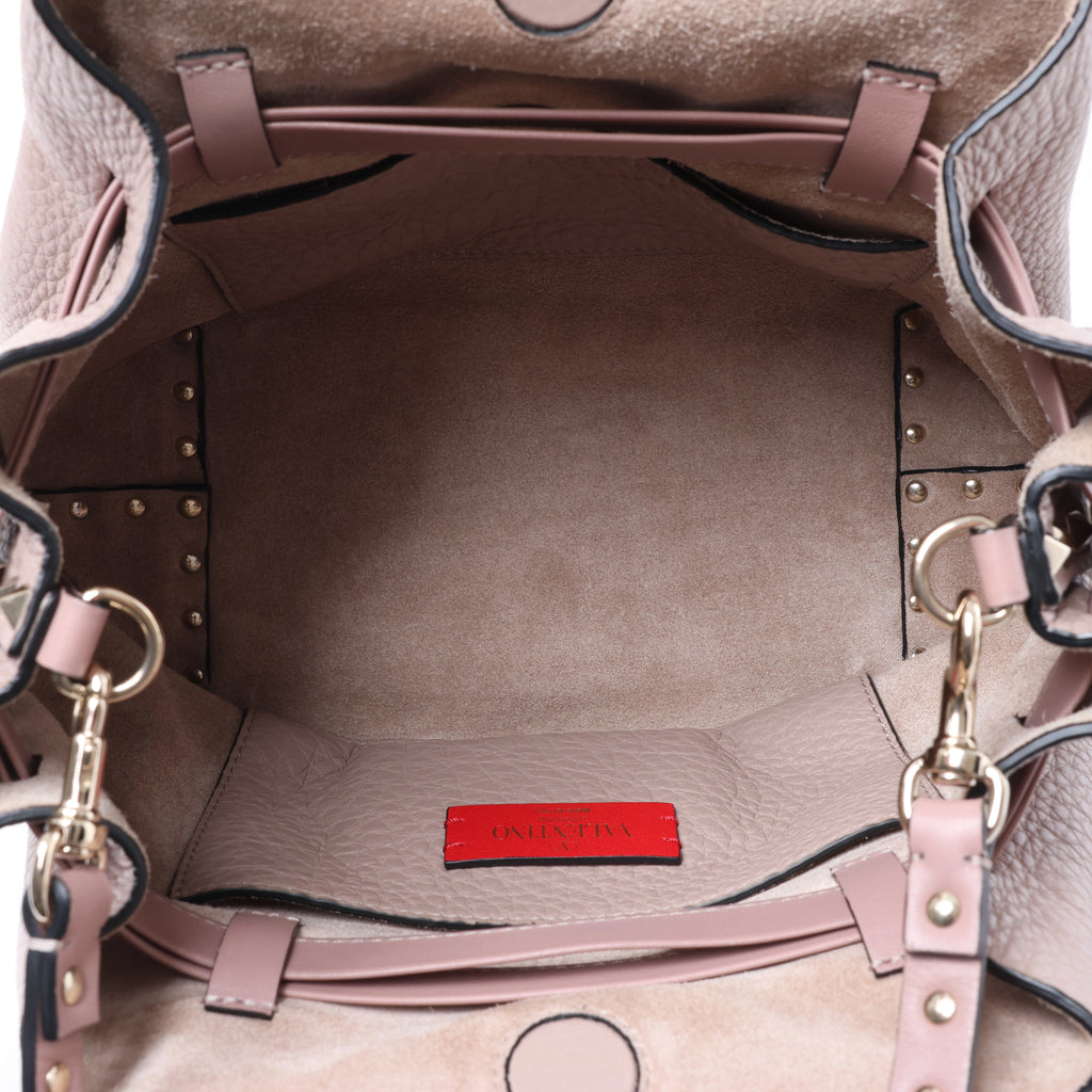 Valentino Garavani Rockstud Leather Crossbody Bag in Pink