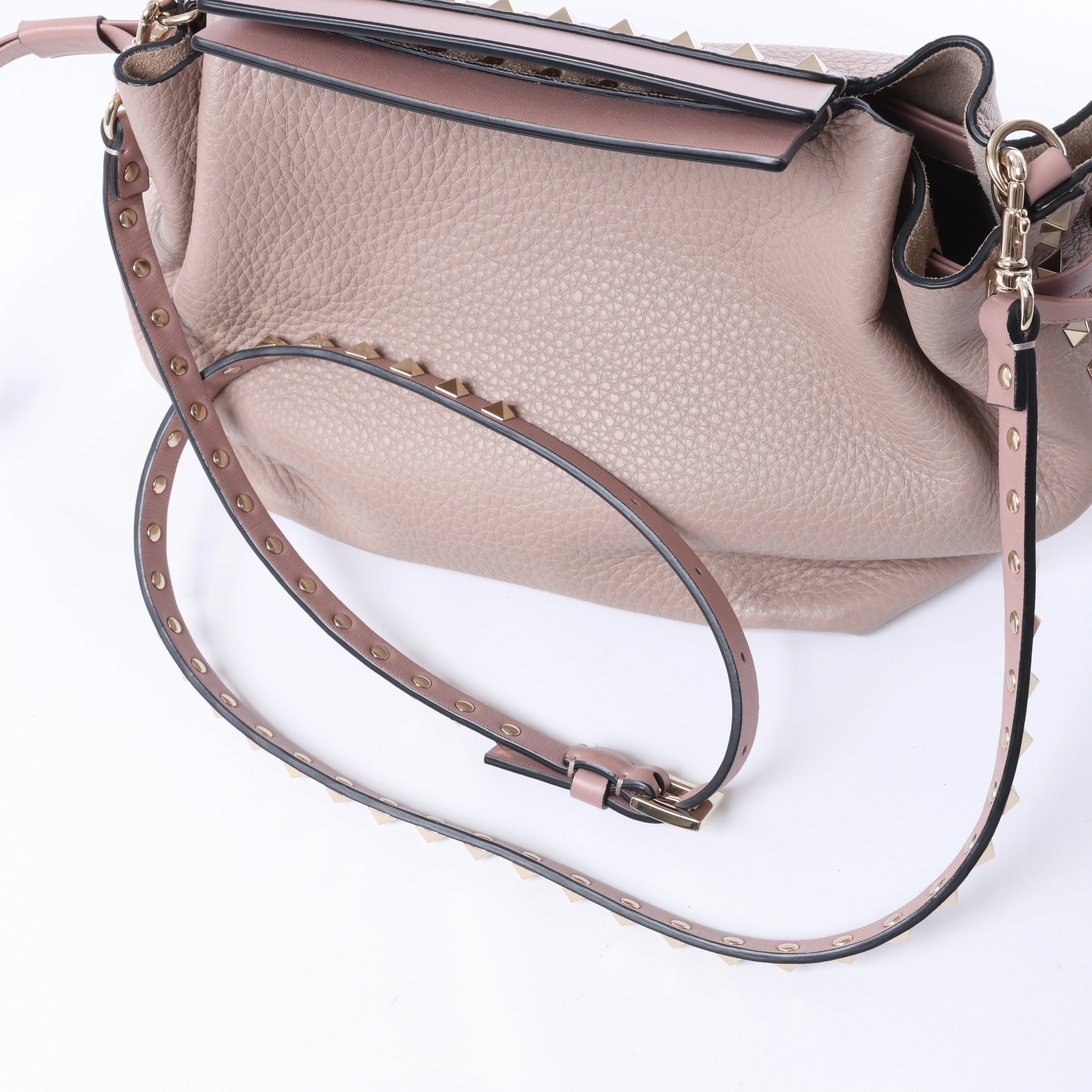 Valentino Garavani Rockstud Leather Crossbody Bag in Pink