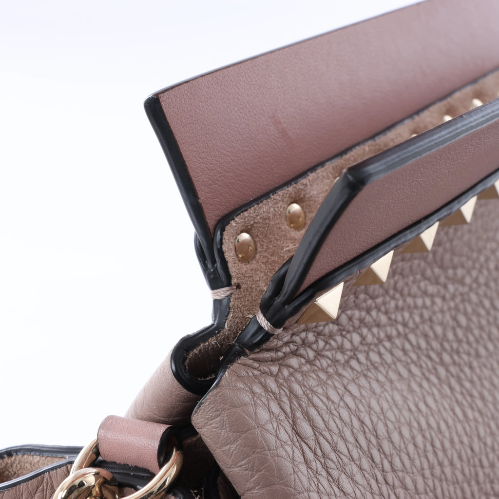 Valentino Garavani Rockstud Leather Crossbody Bag in Pink
