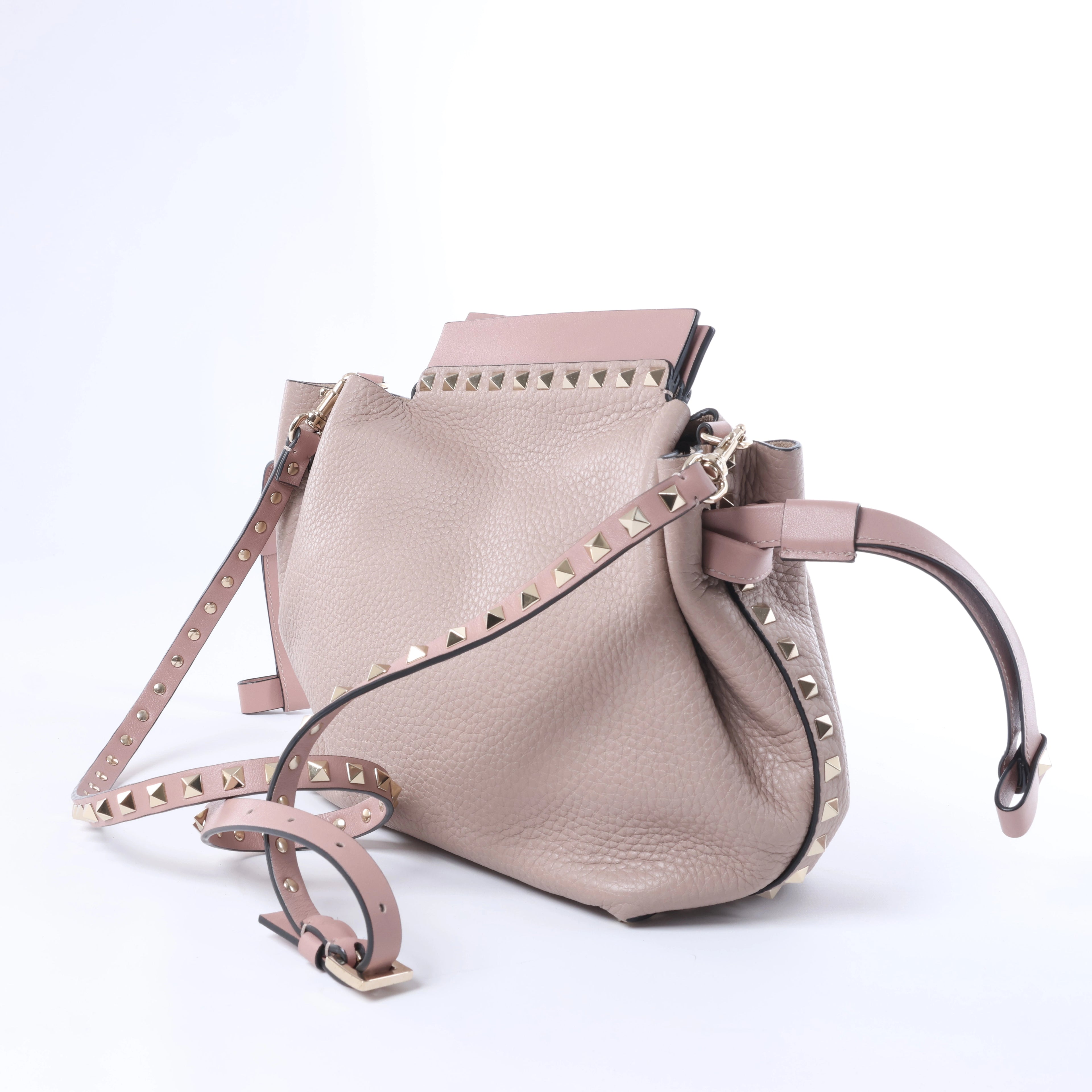 Valentino Garavani Rockstud Leather Crossbody Bag in Pink