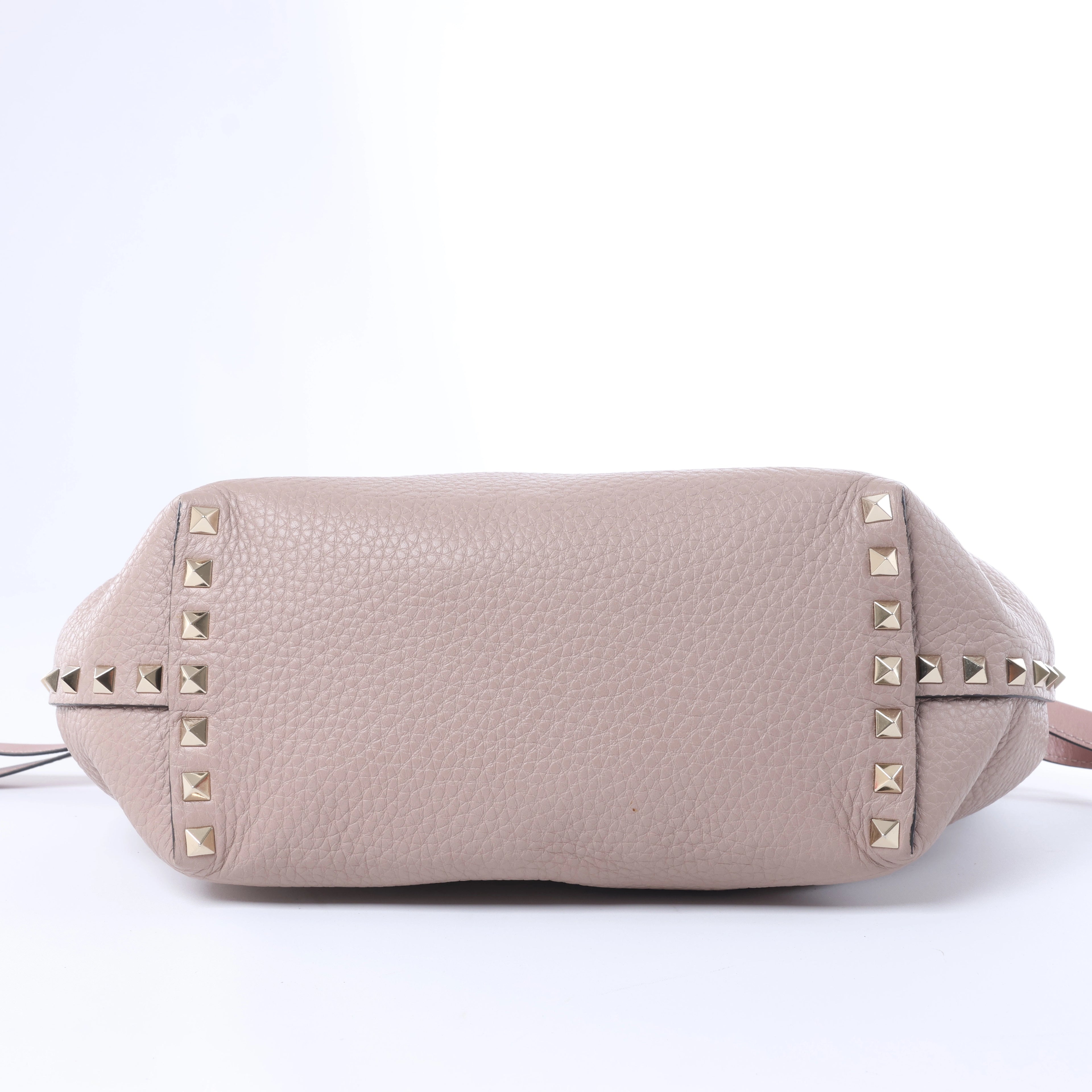 Valentino Garavani Rockstud Leather Crossbody Bag in Pink