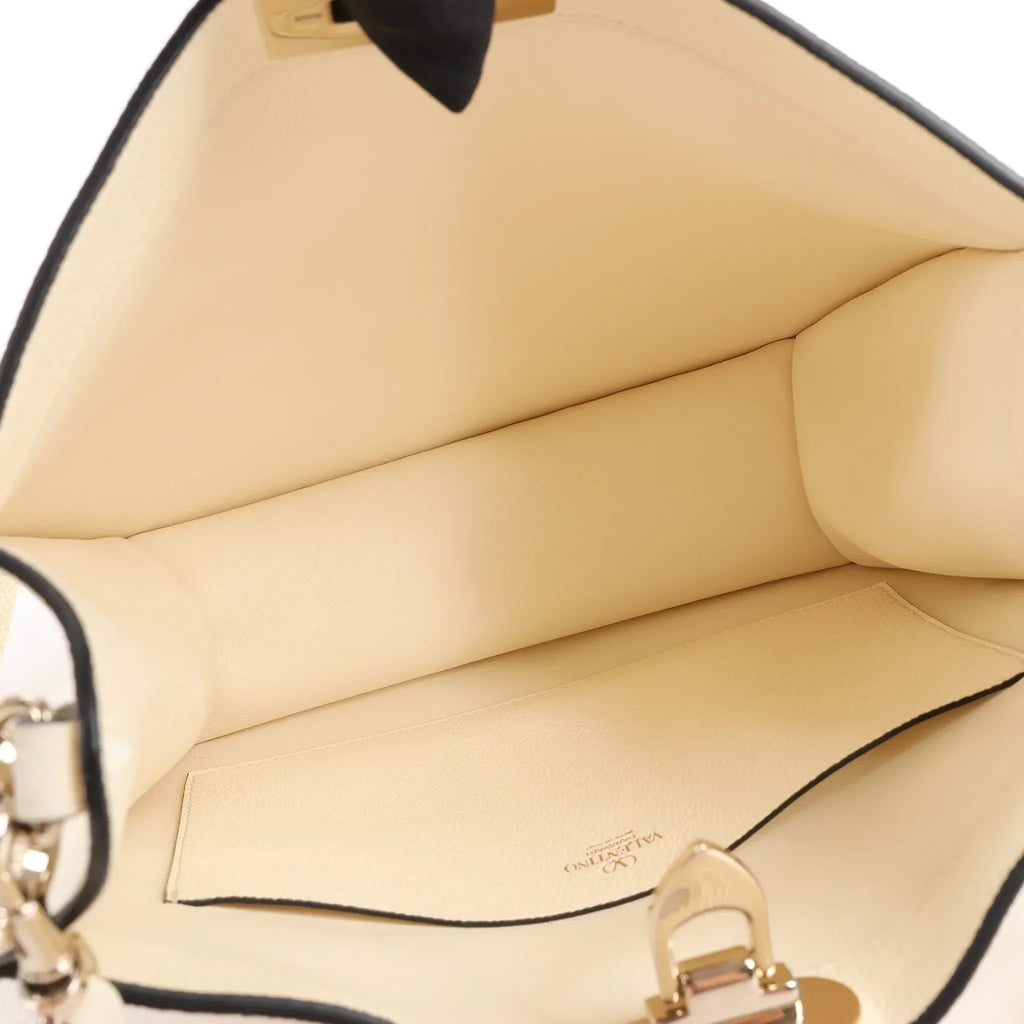 Valentino Garavani Rockstud Leather Shoulder Bag in Ecru