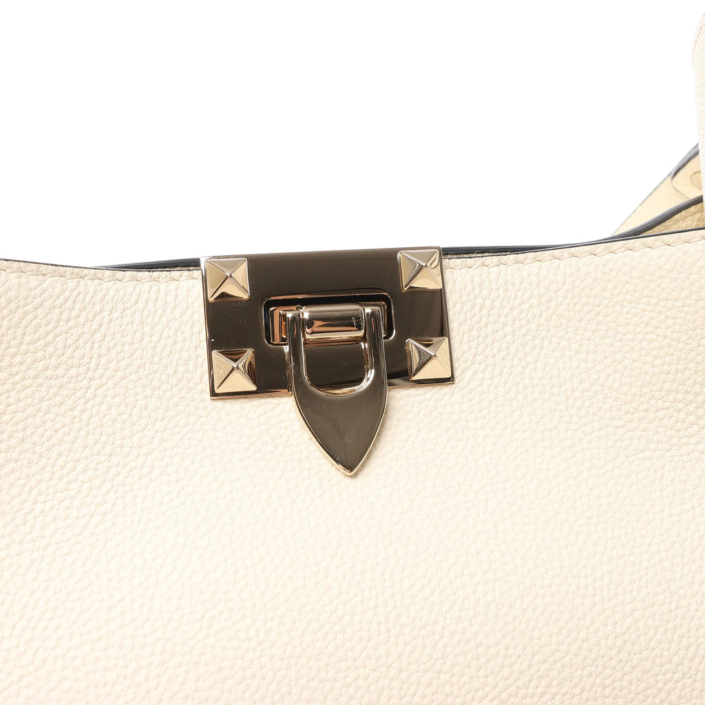 Valentino Garavani Rockstud Leather Shoulder Bag in Ecru