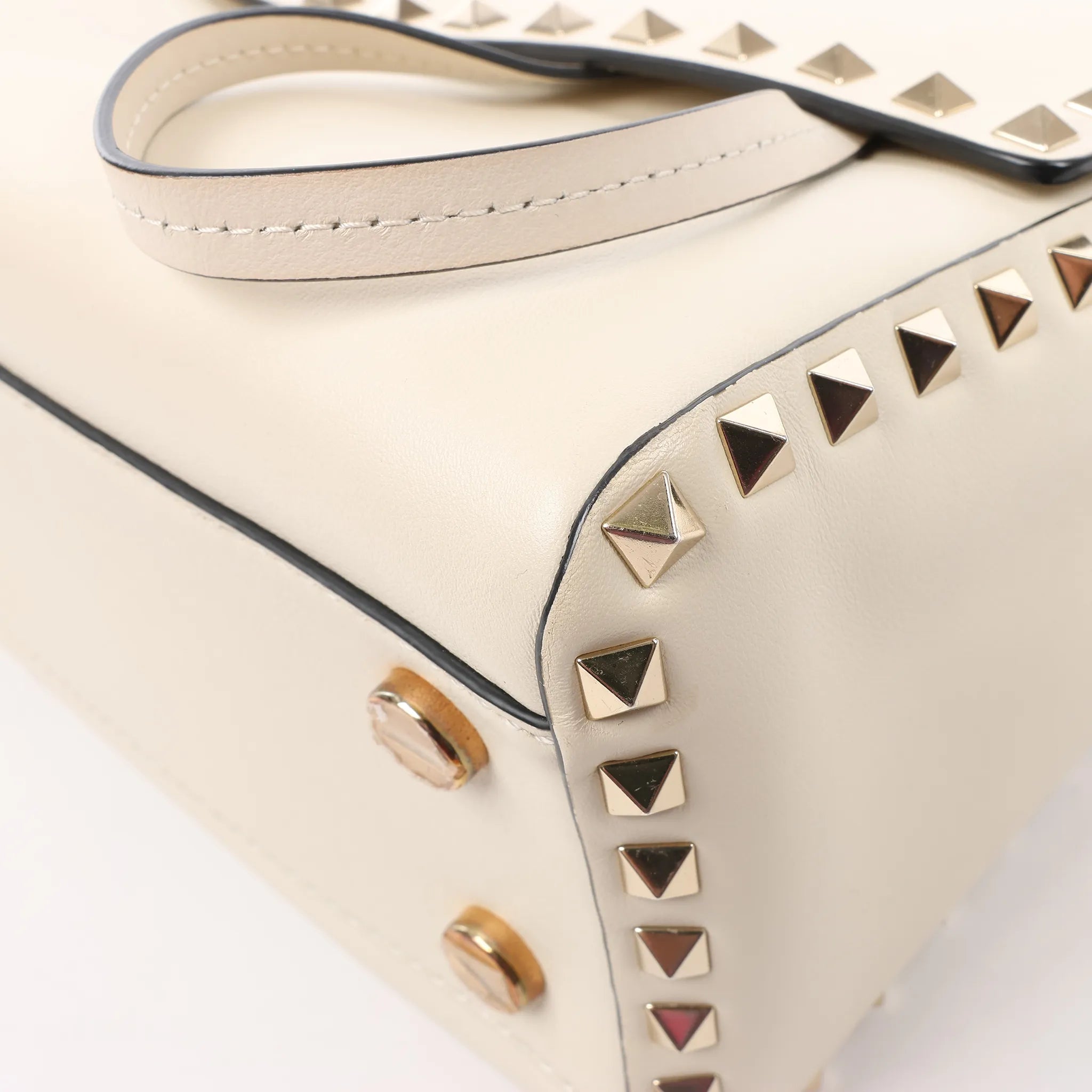 Valentino Garavani Rockstud Leather 2Way Handbag in Beige