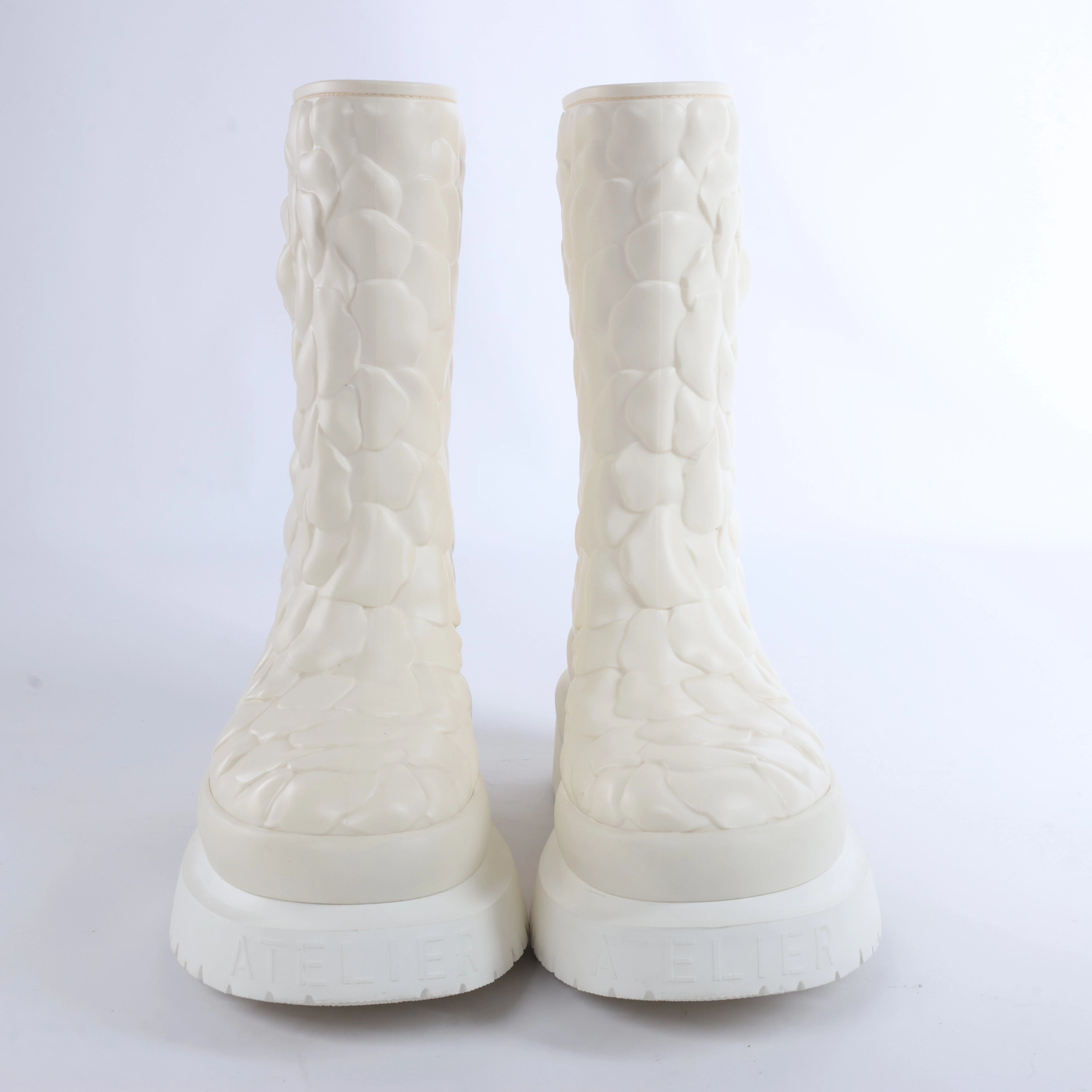 Valentino Garavani Atelier Rose Edition Rubber Rain Boots in White, Size EU 38