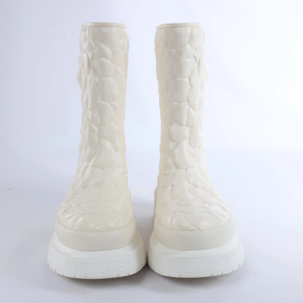 Valentino Garavani Atelier Rose Edition Rubber Rain Boots in White, Size EU 38