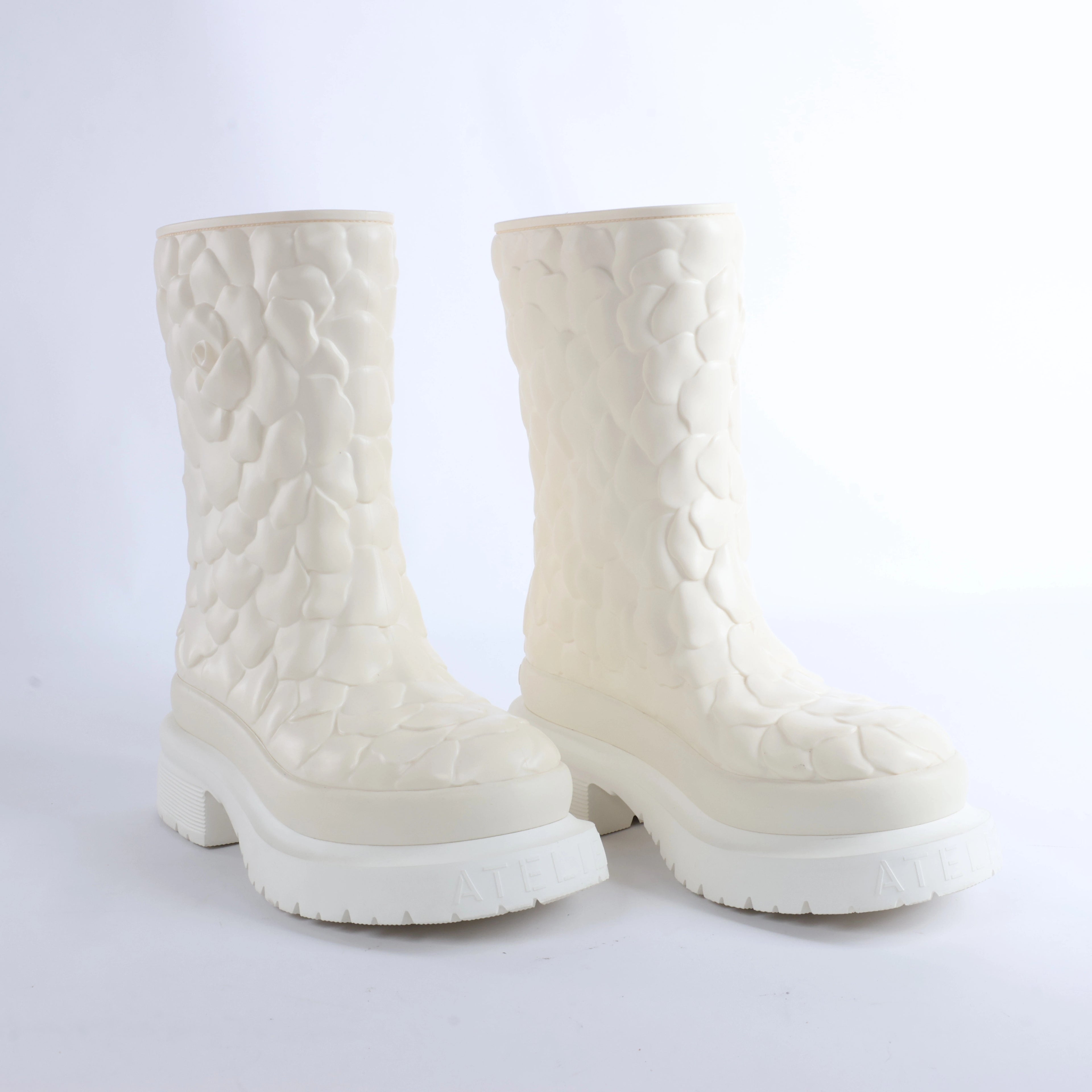 Valentino Garavani Atelier Rose Edition Rubber Rain Boots in White, Size EU 38