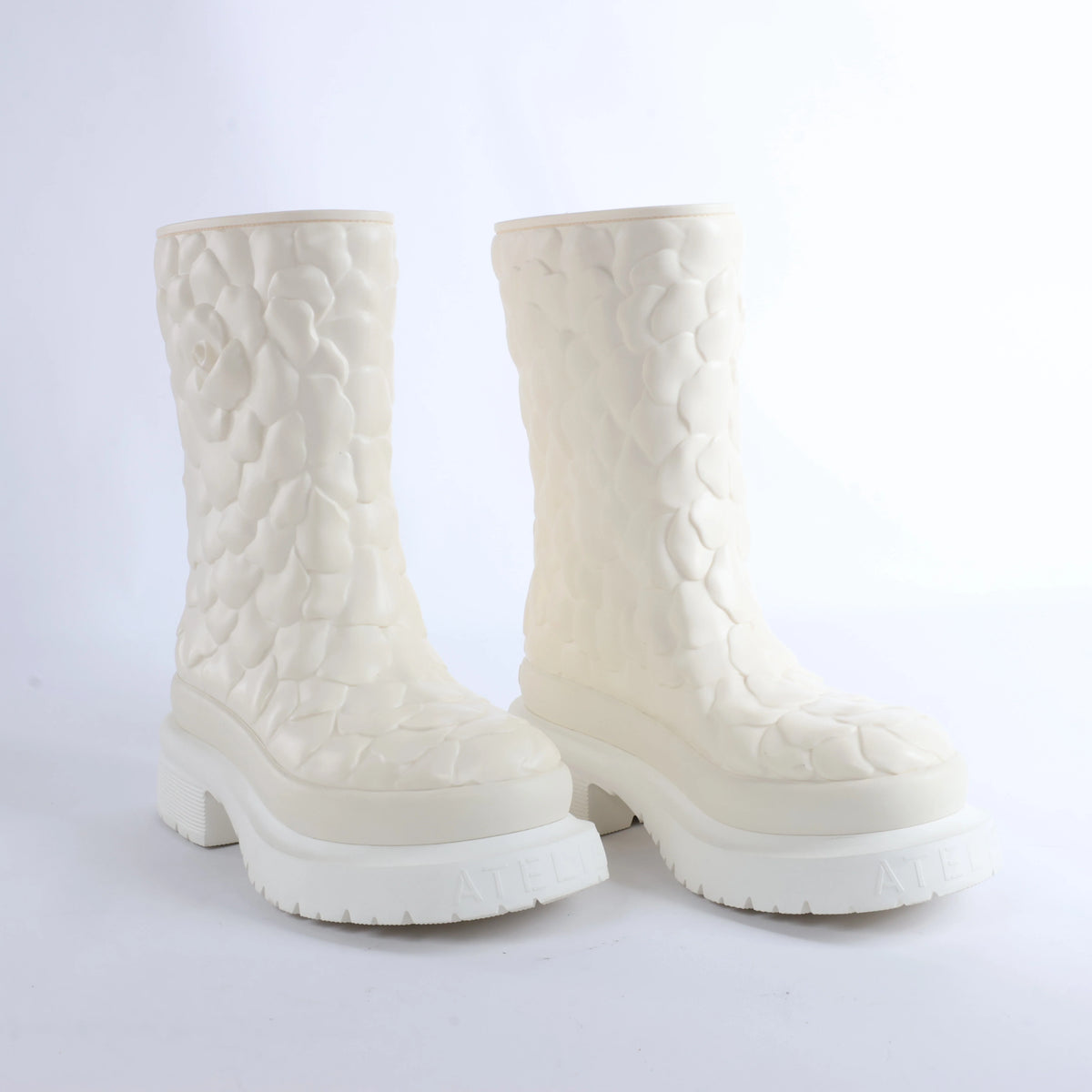 Valentino Garavani Atelier Rose Edition Rubber Rain Boots in White, Size EU 38