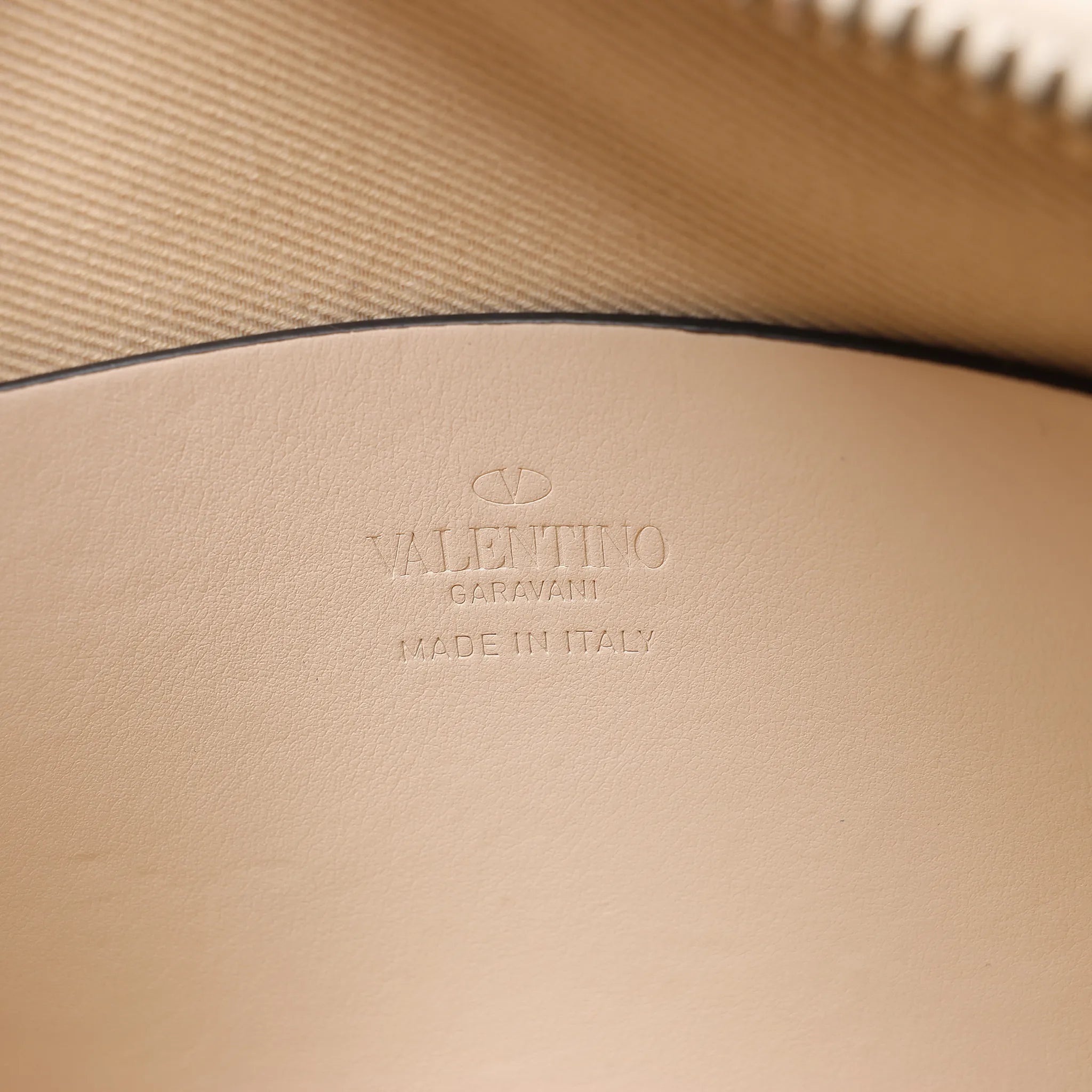 Valentino Garavani V logo Leather Crossbody Bag in Pink