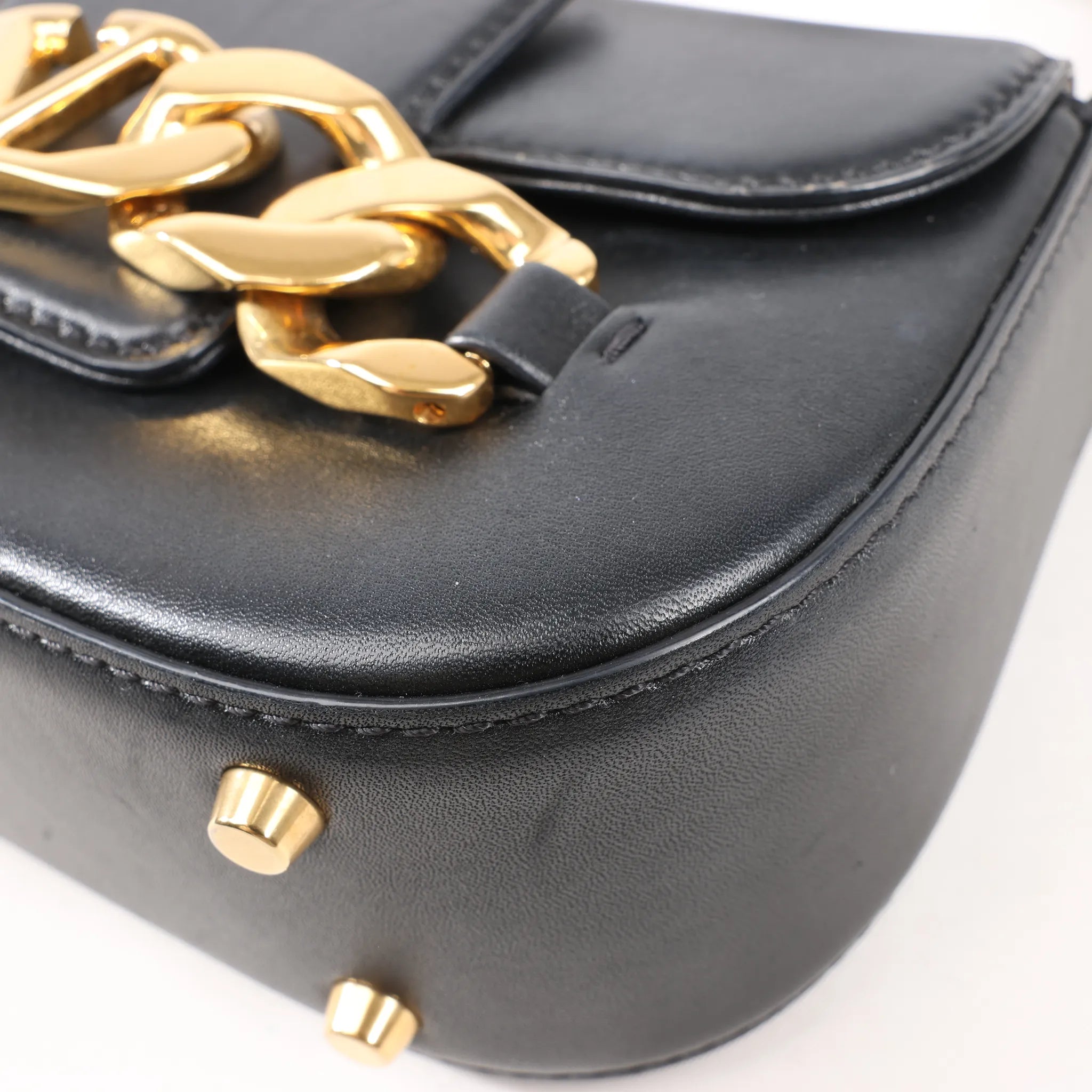 Valentino Garavani VLogo Leather Shoulder bag in Black