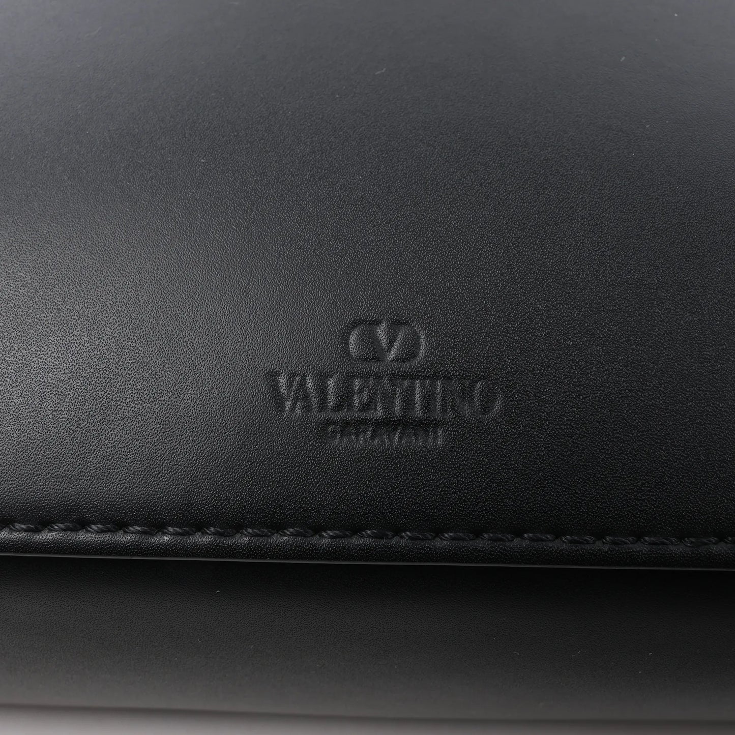 Sac à bandoulière en cuir VLTN Valentino Garavani en noir