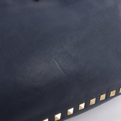 Valentino Garavani Sac à main Rockstud en cuir 2Way en bleu marine