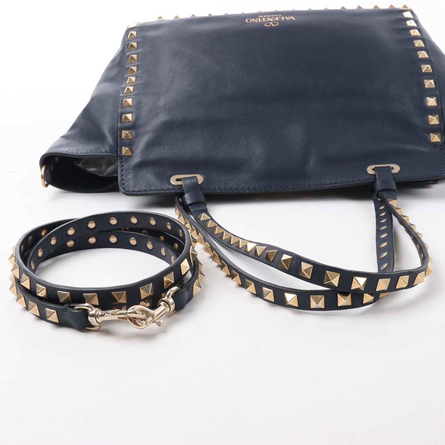 Valentino Garavani Sac à main Rockstud en cuir 2Way en bleu marine