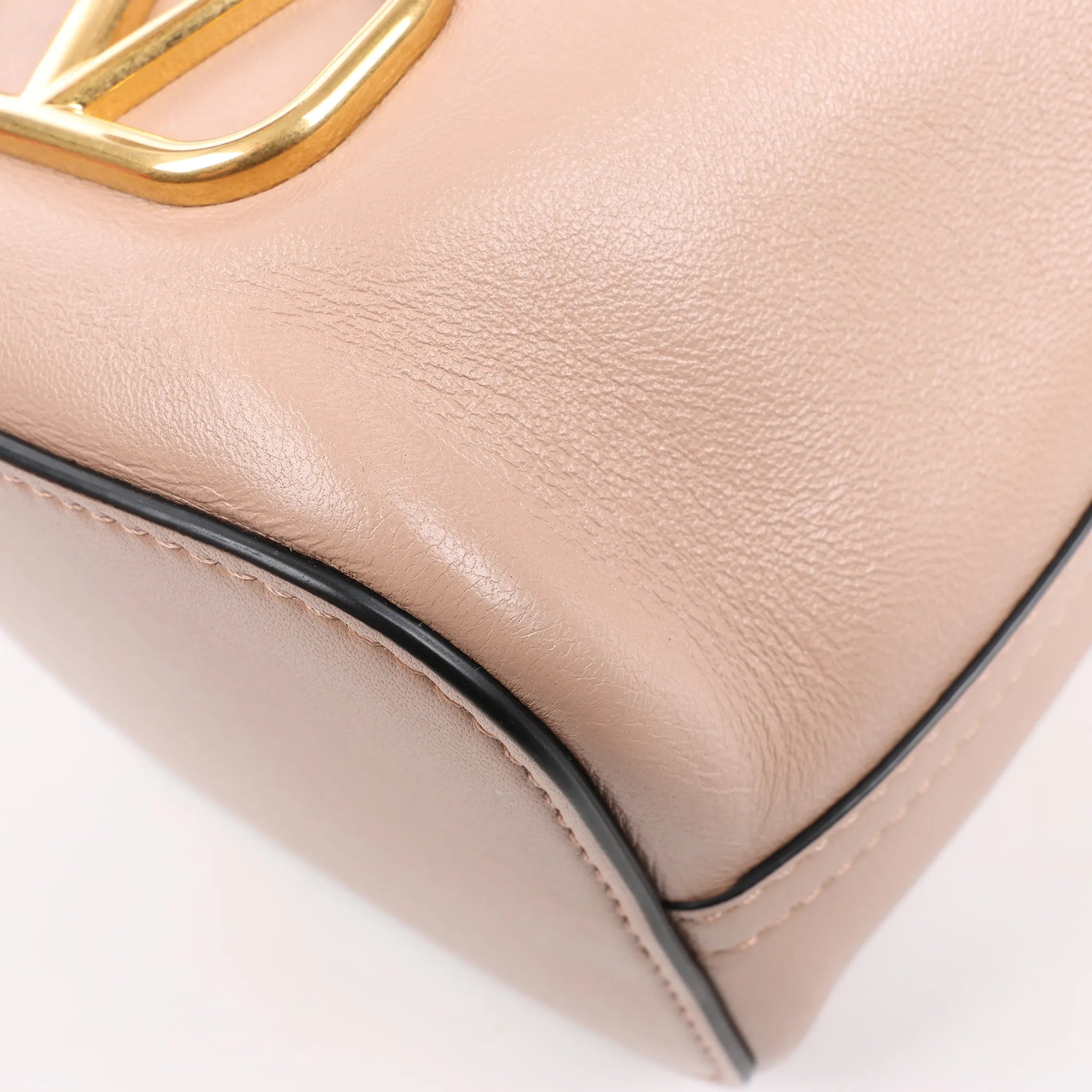 Valentino Garavani Buckets Leather 2Way Shoulder Bag in Powder Pink