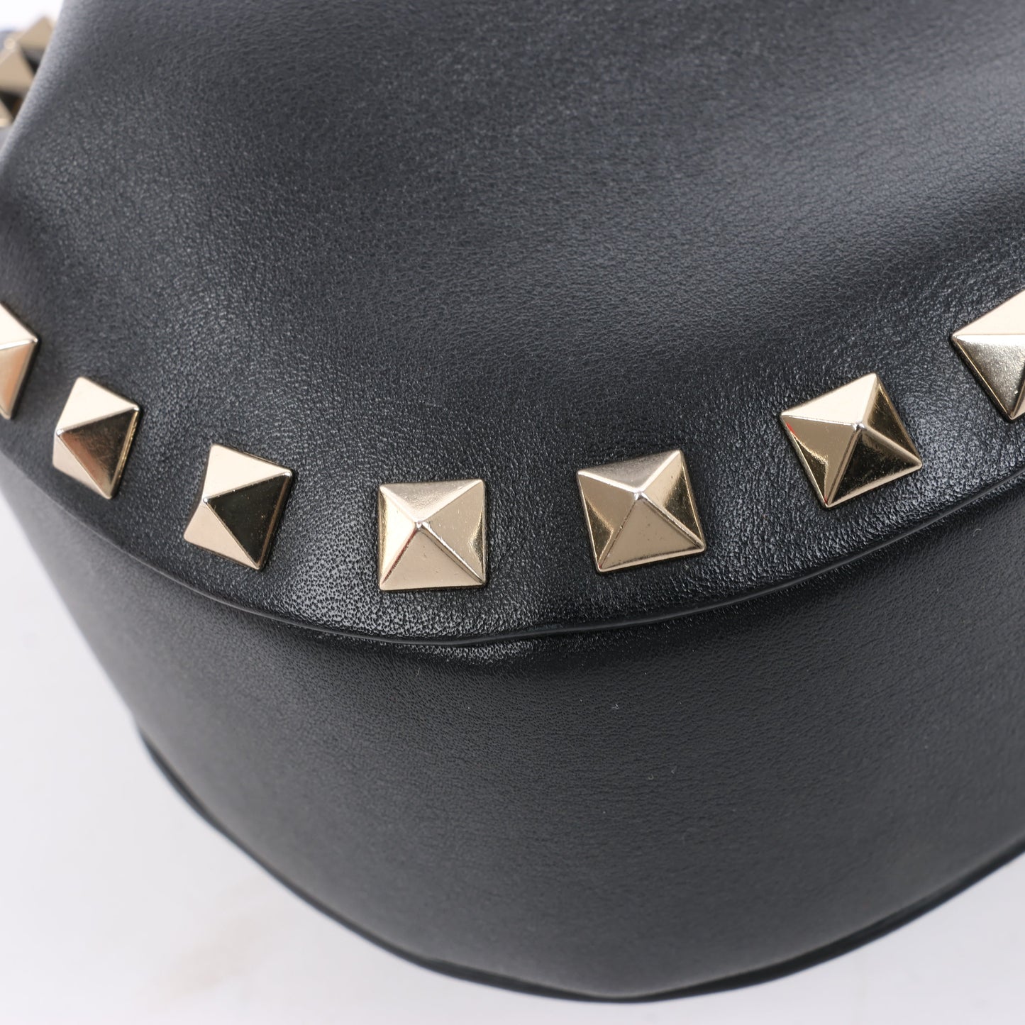 Valentino Garavani Rockstuds Leather Chain Shoulder Bag in Black