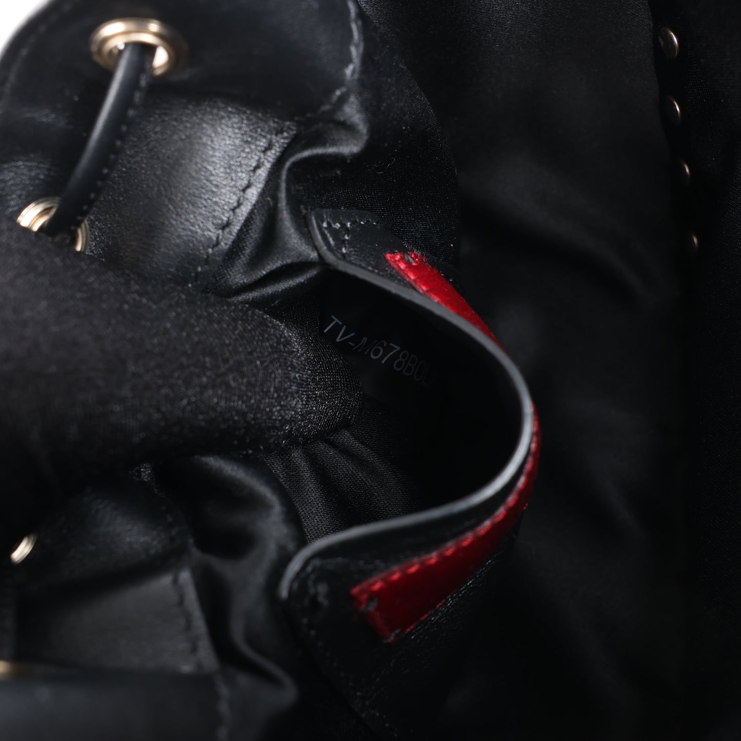 Valentino Garavani Rockstuds Leather Chain Shoulder Bag in Black