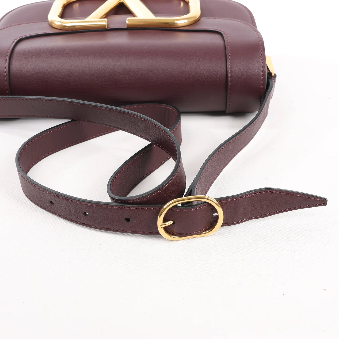Valentino Garavani Supervee Leather Shoulder Strap in Burgundy