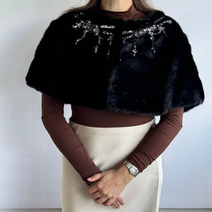 Valentino Schwarzes Nerzpelz-Capelet mit Kristallverzierungen - Elegante Abendgarderobe