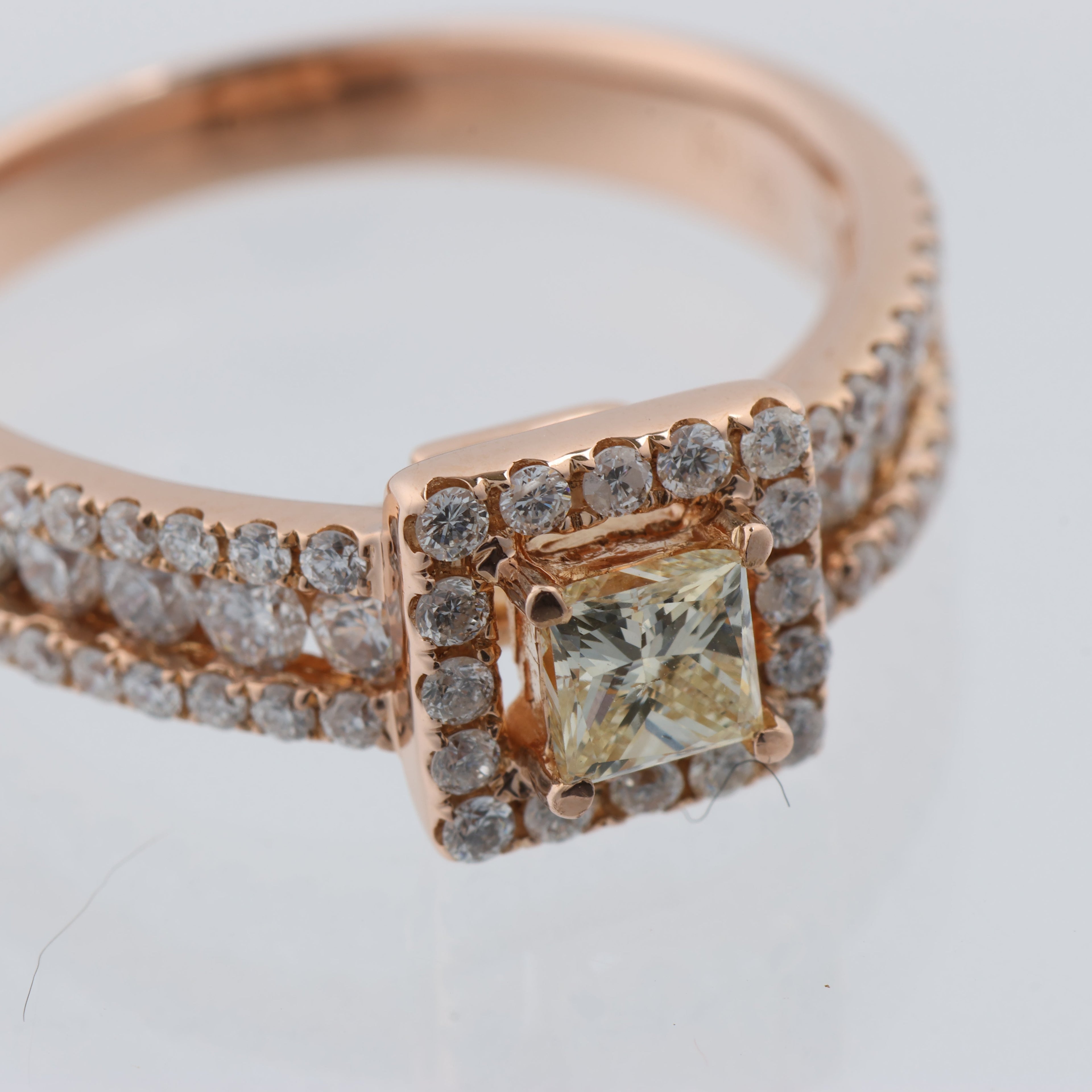 Non Signe / Unsigned 18k Pink GOLD RING with diamonds, Size 52 EU