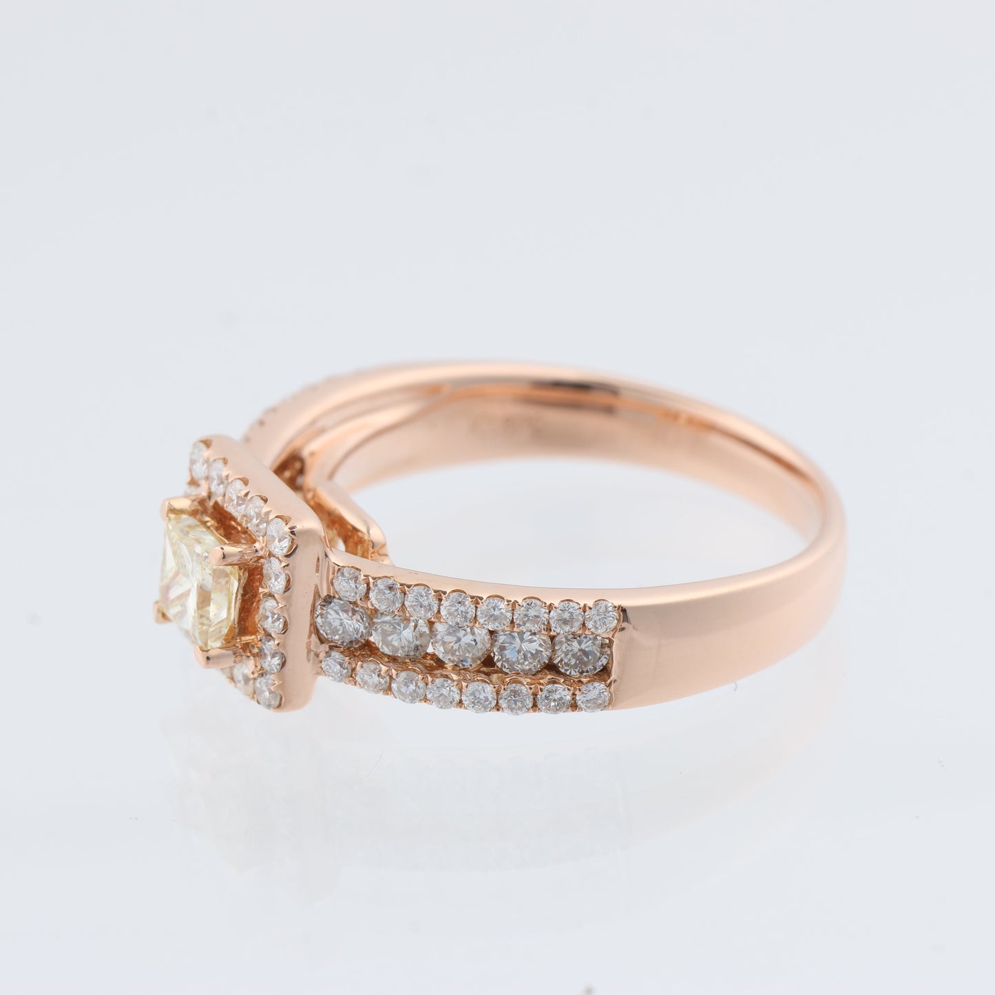 Unsignierter Ring aus 18-karätigem Roségold mit Diamanten, Größe 52 (EU)