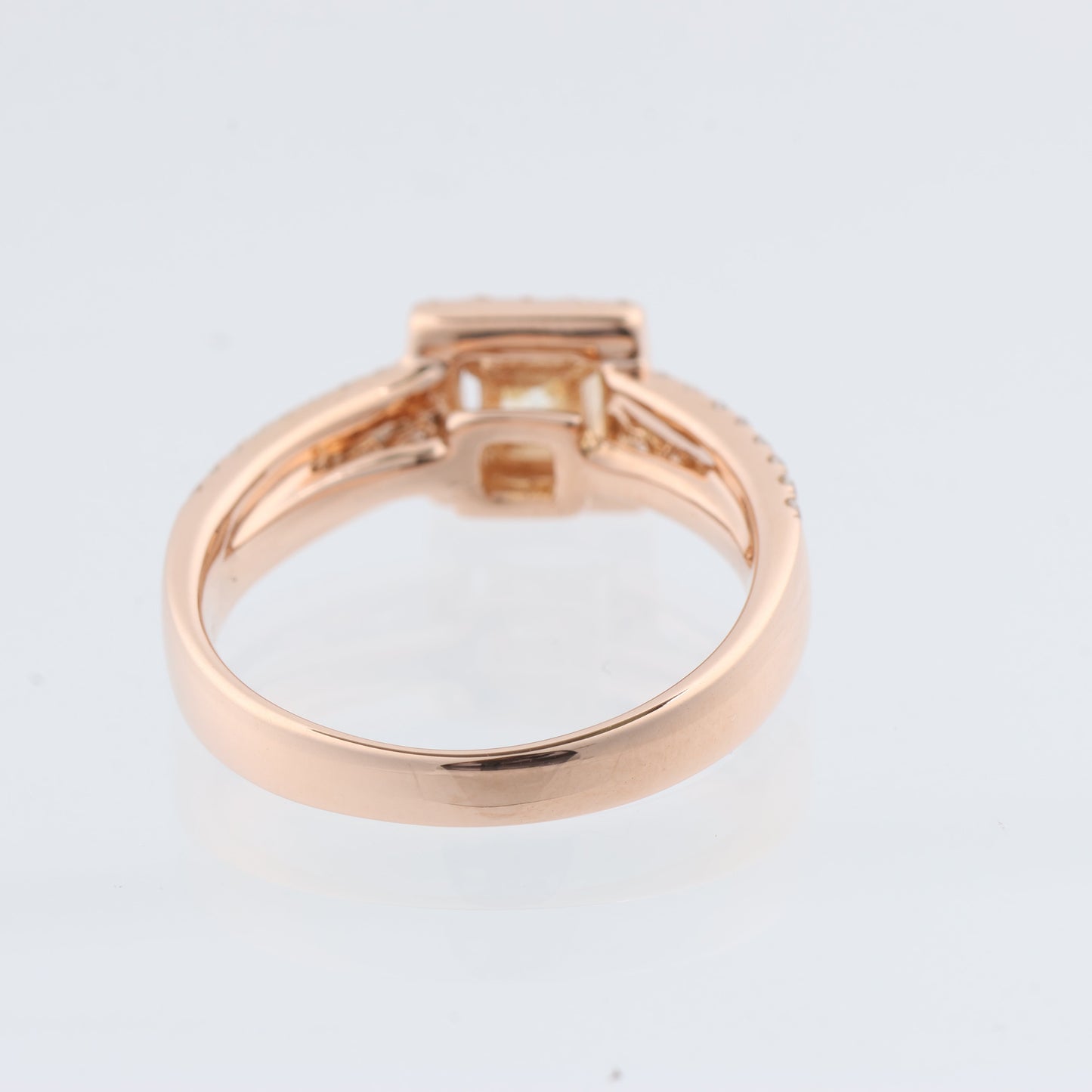 Unsignierter Ring aus 18-karätigem Roségold mit Diamanten, Größe 52 (EU)